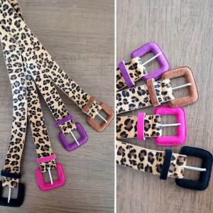 Cinto Animal Print com Fivela Colorida